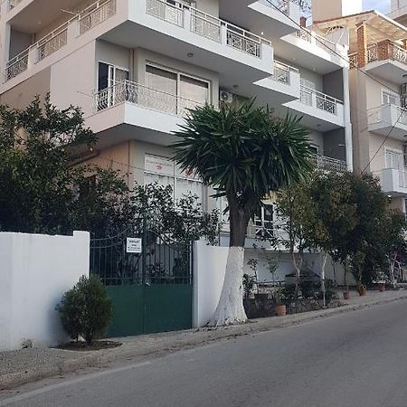 סרנדה Aralis Rooms מראה חיצוני תמונה