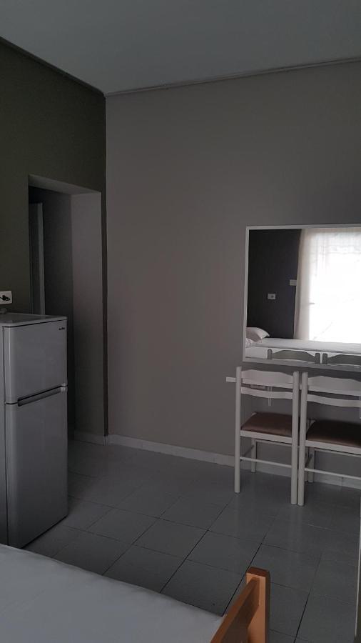 סרנדה Aralis Rooms מראה חיצוני תמונה