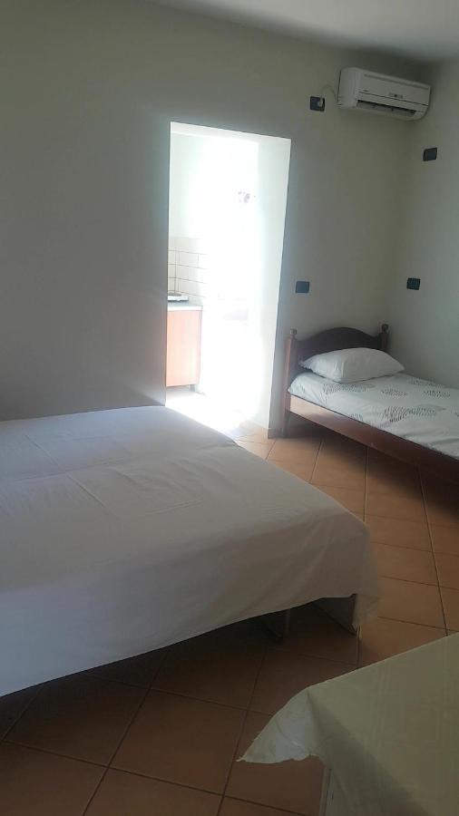 סרנדה Aralis Rooms מראה חיצוני תמונה