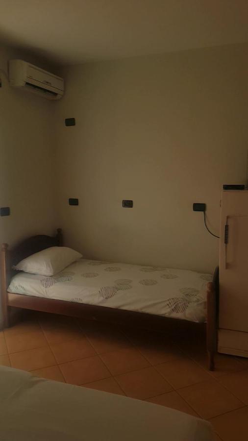 סרנדה Aralis Rooms מראה חיצוני תמונה